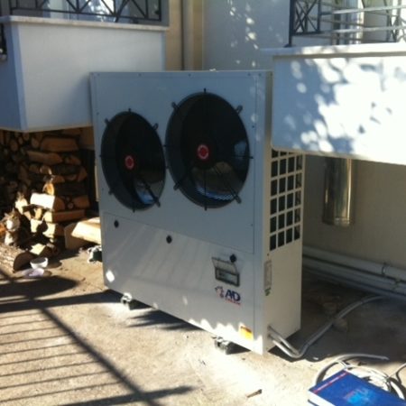 Αντλία θερμότητας χαμηλών θερμοκρασιών ADGREEN 25 KW στα Τρίκαλα Αντλία θερμότητας ADGREEN 25 ΚW στα Τρίκαλα (Νίκος Πολύμερος)