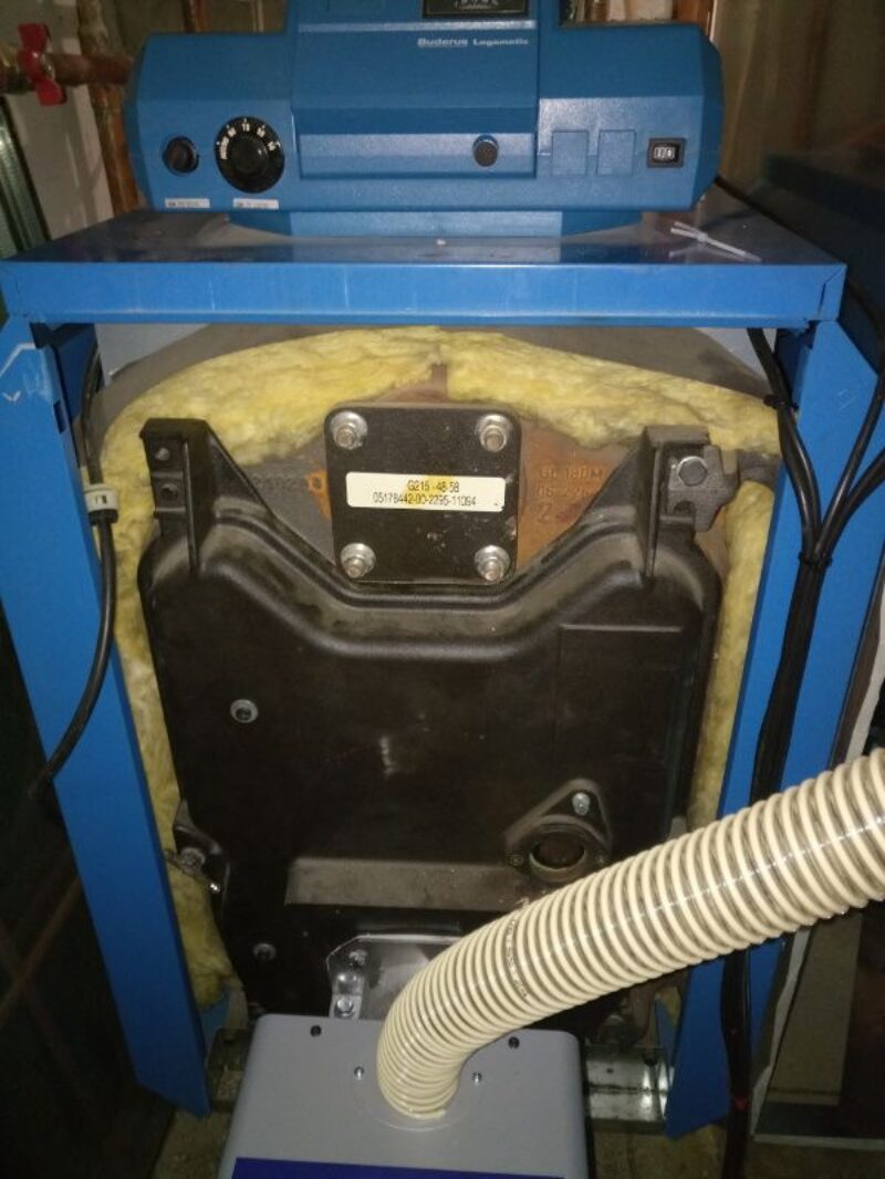 Νέος καυστήρας πελλετ BMIX DIGITAL 35kw σε μαντεμένιο λέβητα πετρελαίου BUDERUS