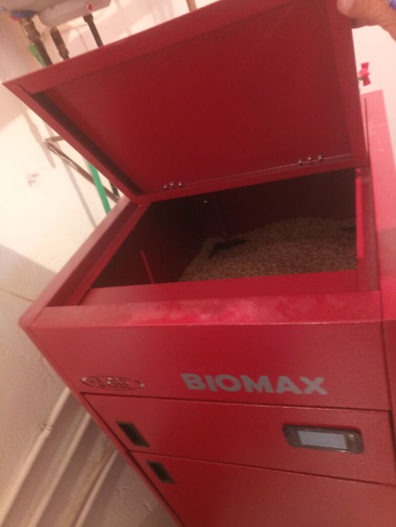 Λέβητας Ατομική Μονάδα Πελλετ BIOMAX 30kw σε κατοικία 140τ.μ. στα Αλώνια Πιερίας